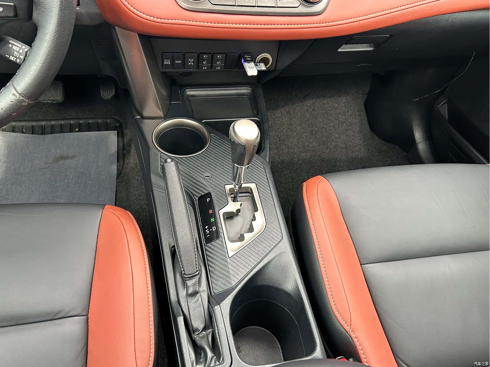 Toyota RAV4, 2015 8