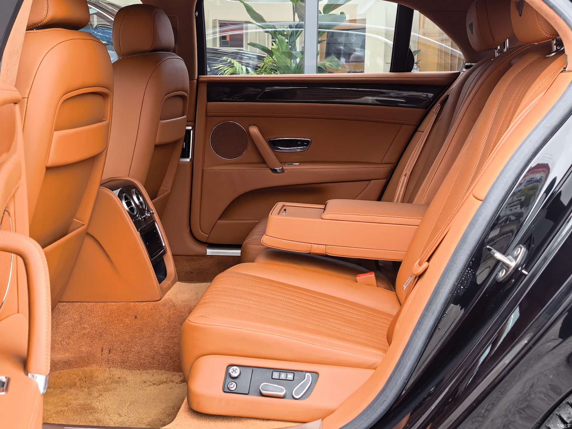 Bentley Flying Spur, 2018 9