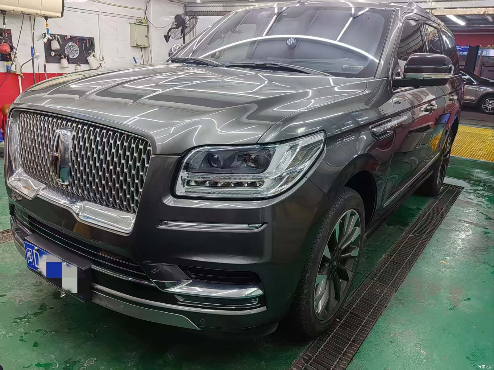 Lincoln Navigator