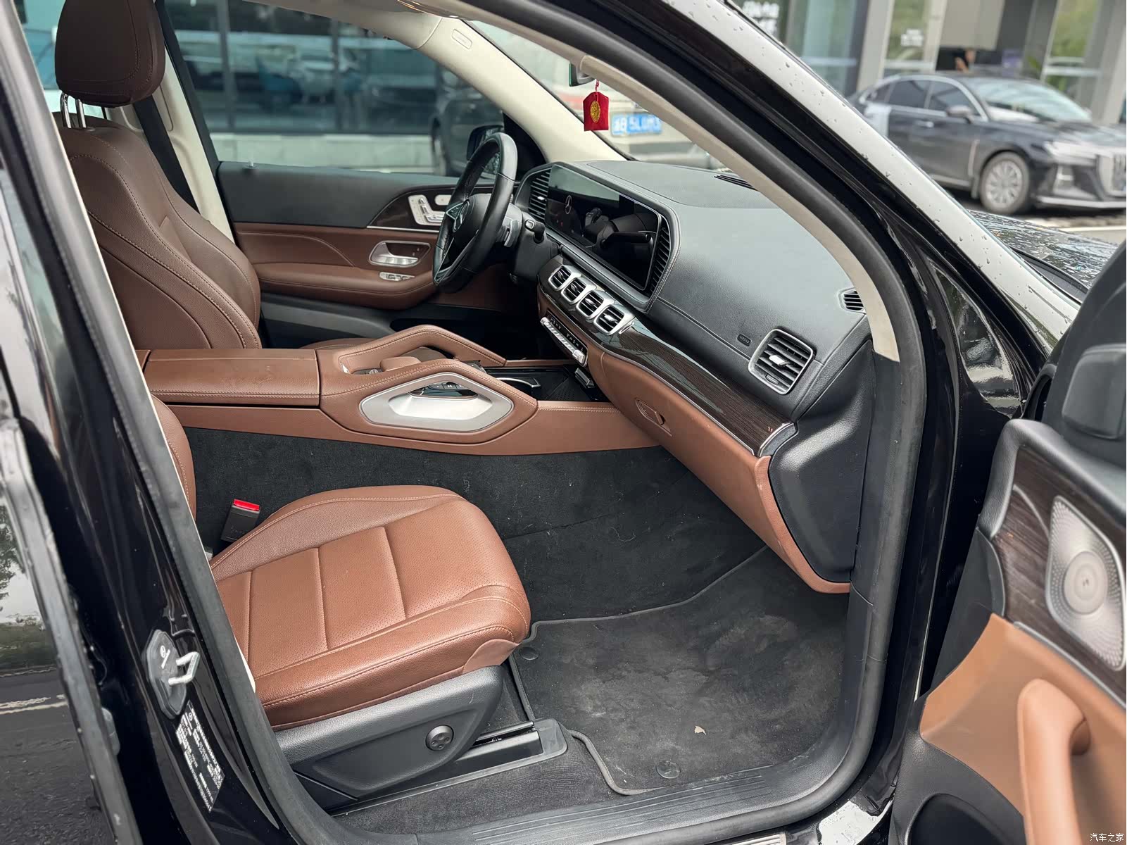 Mercedes-Benz GLE, 2025 11