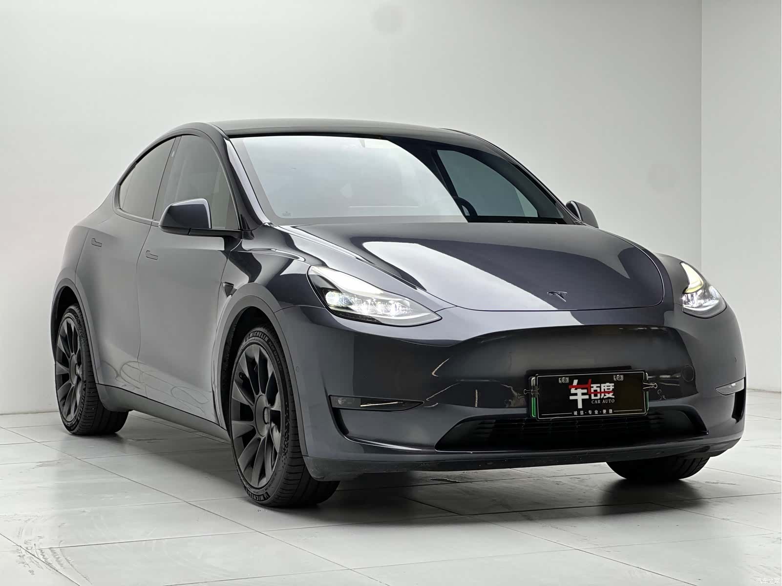 Tesla Model Y, 2021 3