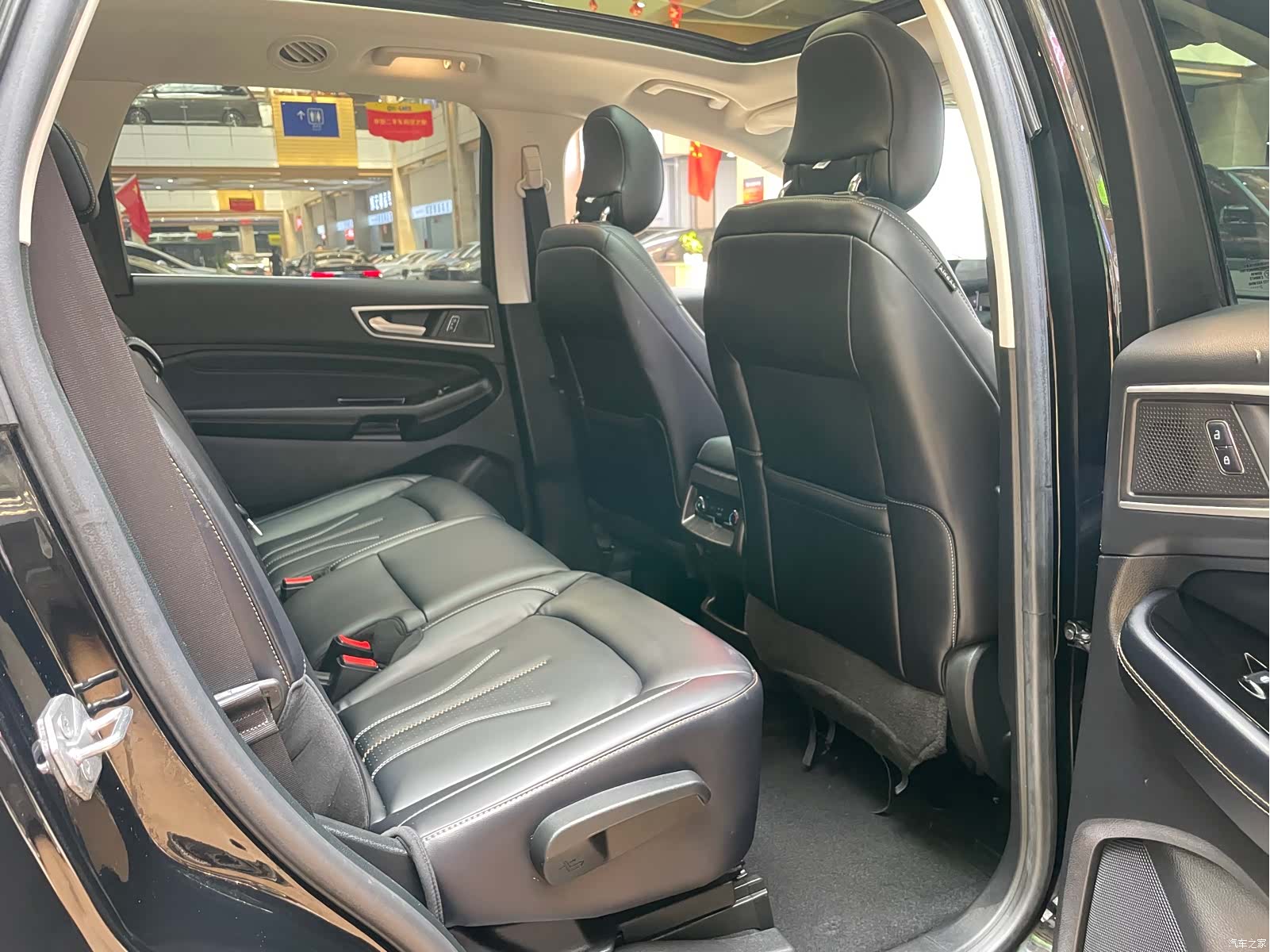 Ford Edge, 2022 10