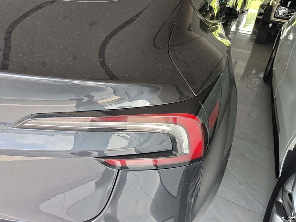 Tesla Model 3, 2025 8