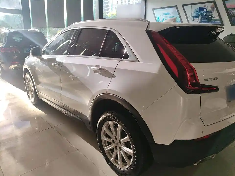 Cadillac XT4