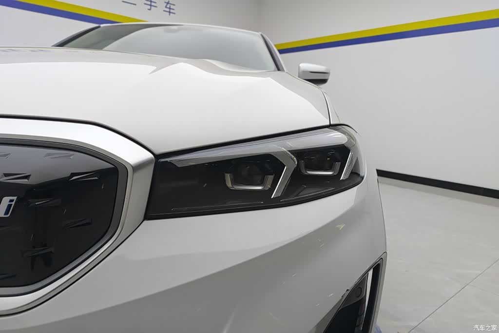 BMW i3, 2023 все фото
