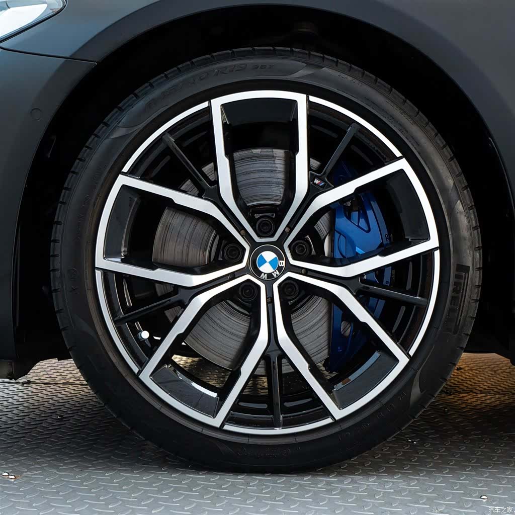 BMW 5 Series, 2022 8