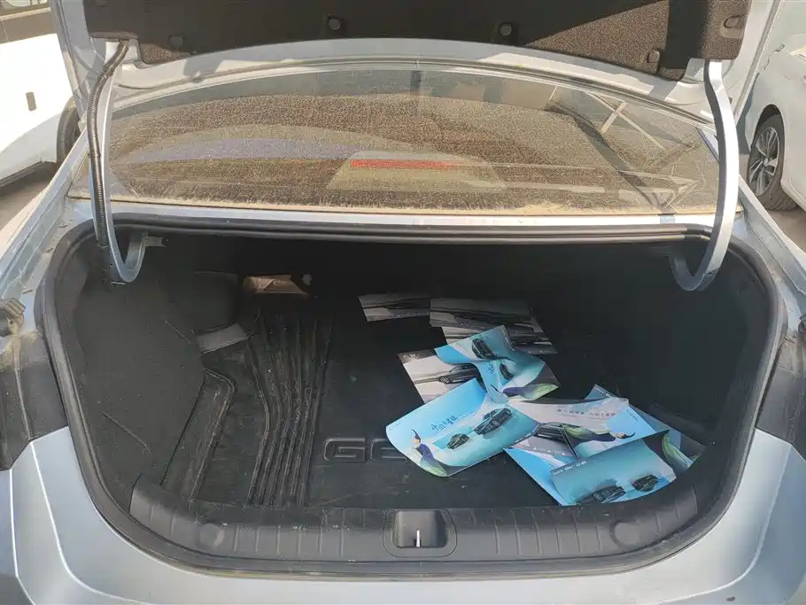 Geely Emgrand L HiP Geely Emgrand L HiP