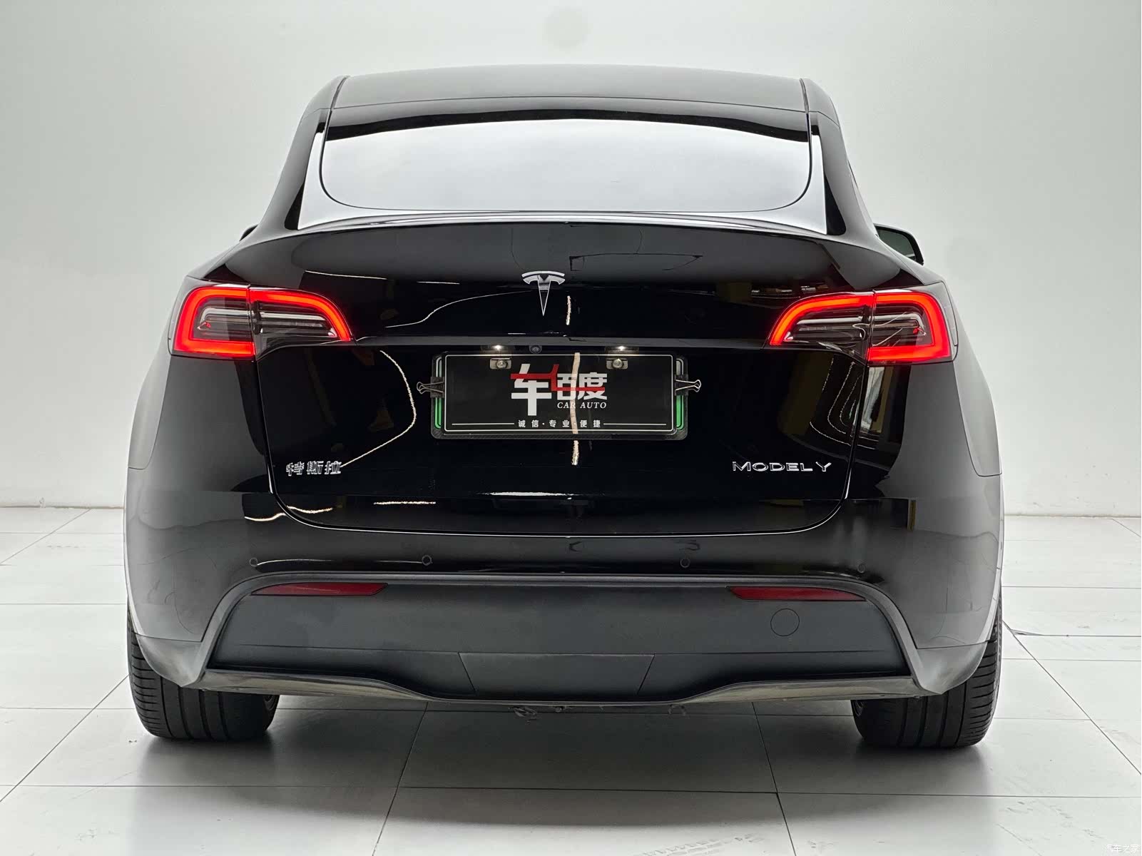 Tesla Model Y, 2022 все фото