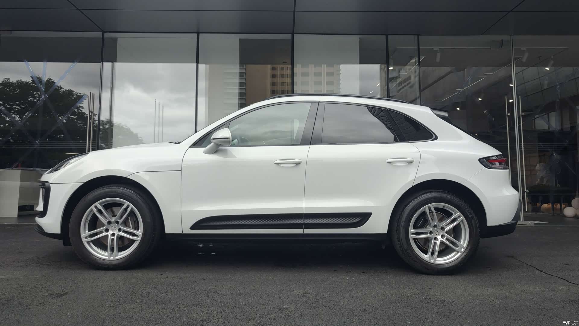 Porsche Macan, 2024 3