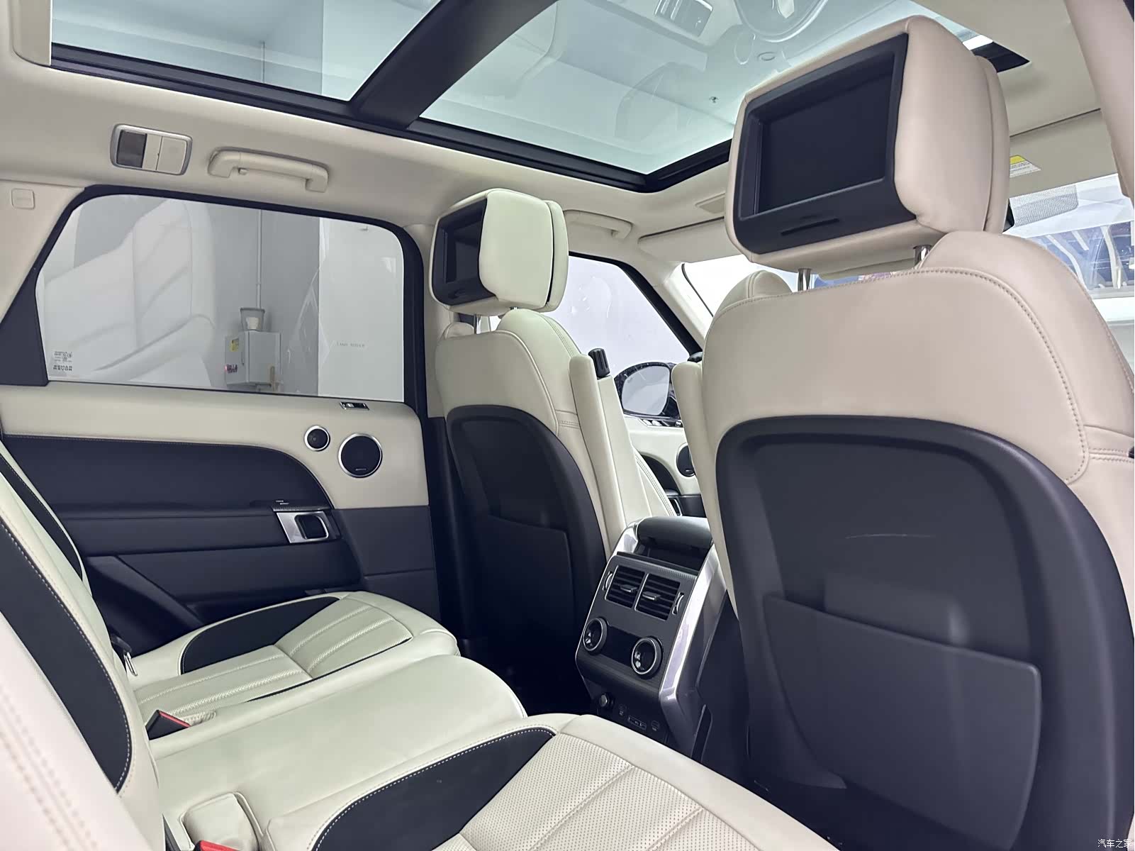 Land Rover Range Rover, 2023 16