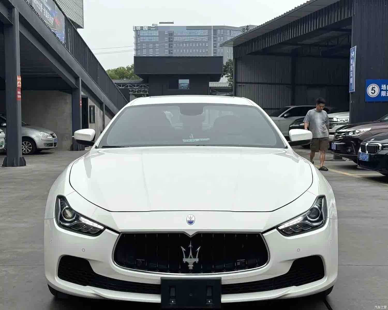 Maserati Ghibli