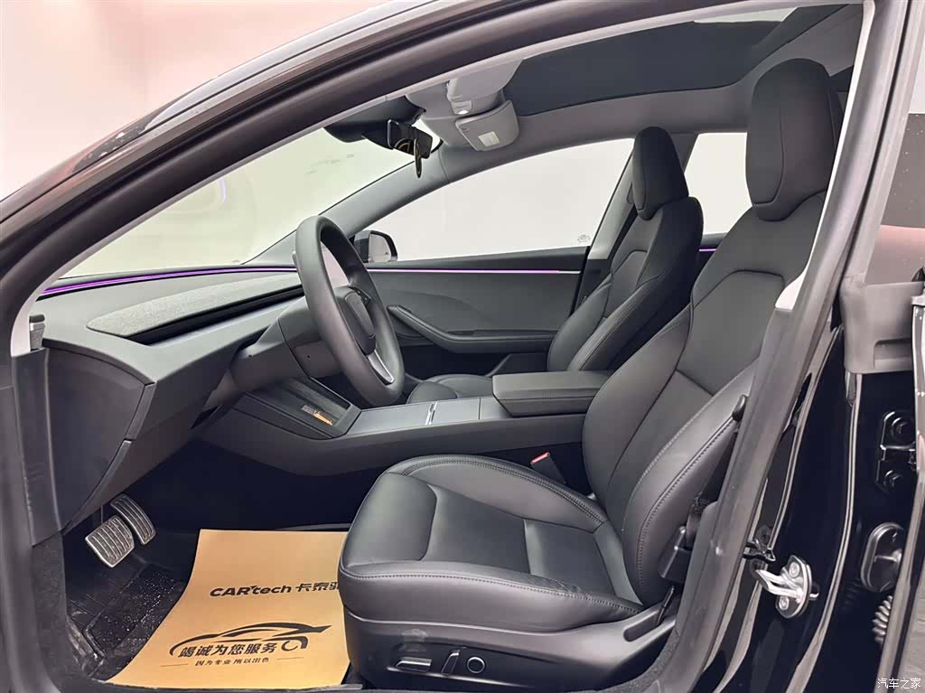 Tesla Model 3, 2025 8