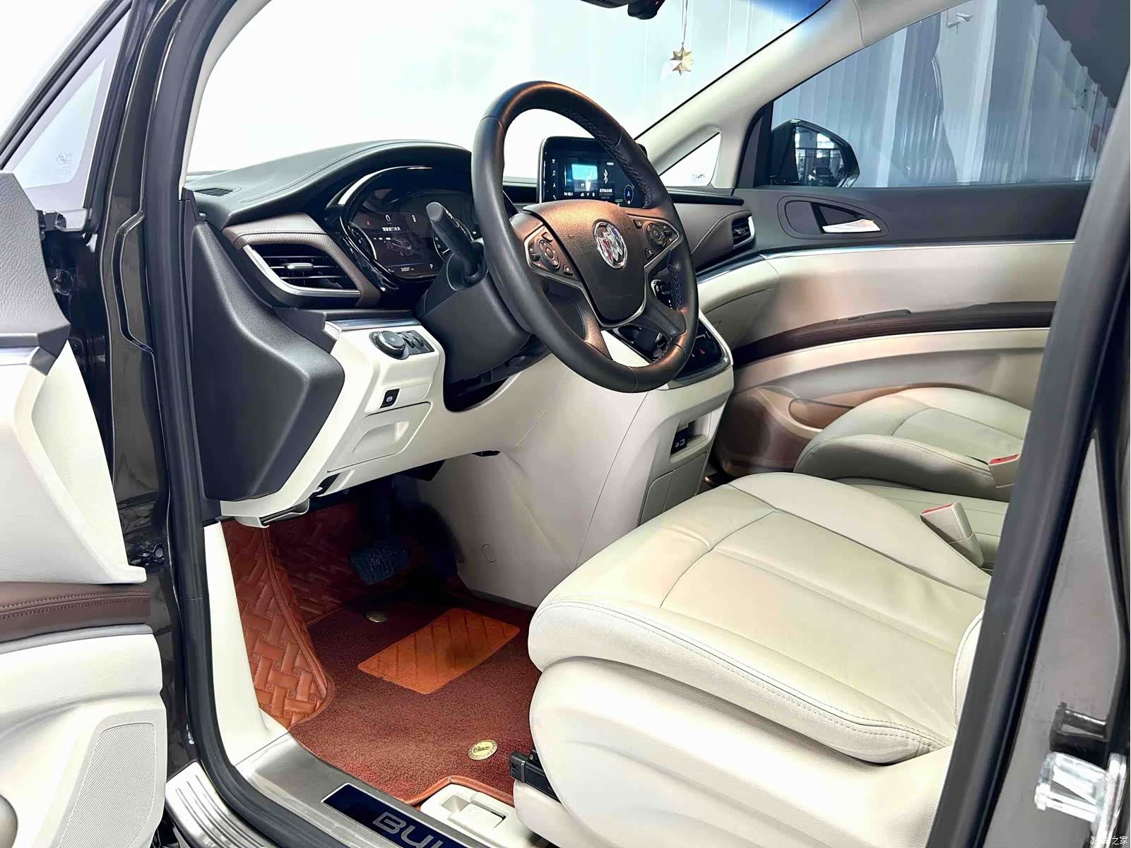 Buick GL8, 2022 13