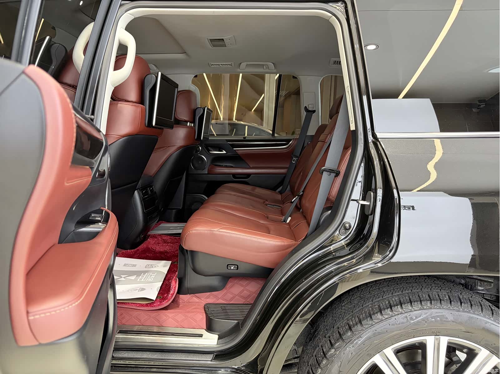 Lexus LX, 2017 19