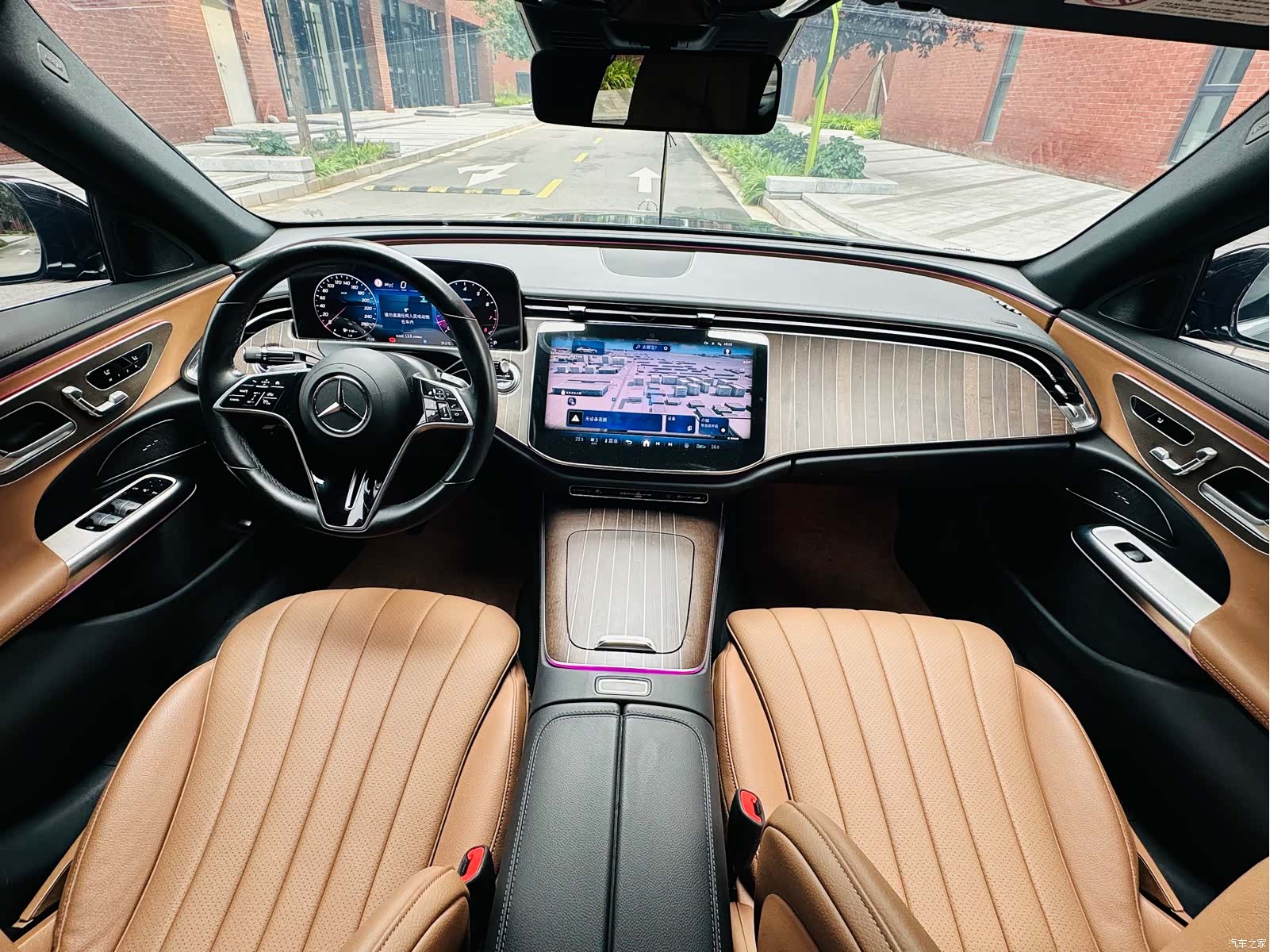 Mercedes-Benz E-Class, 2024 17