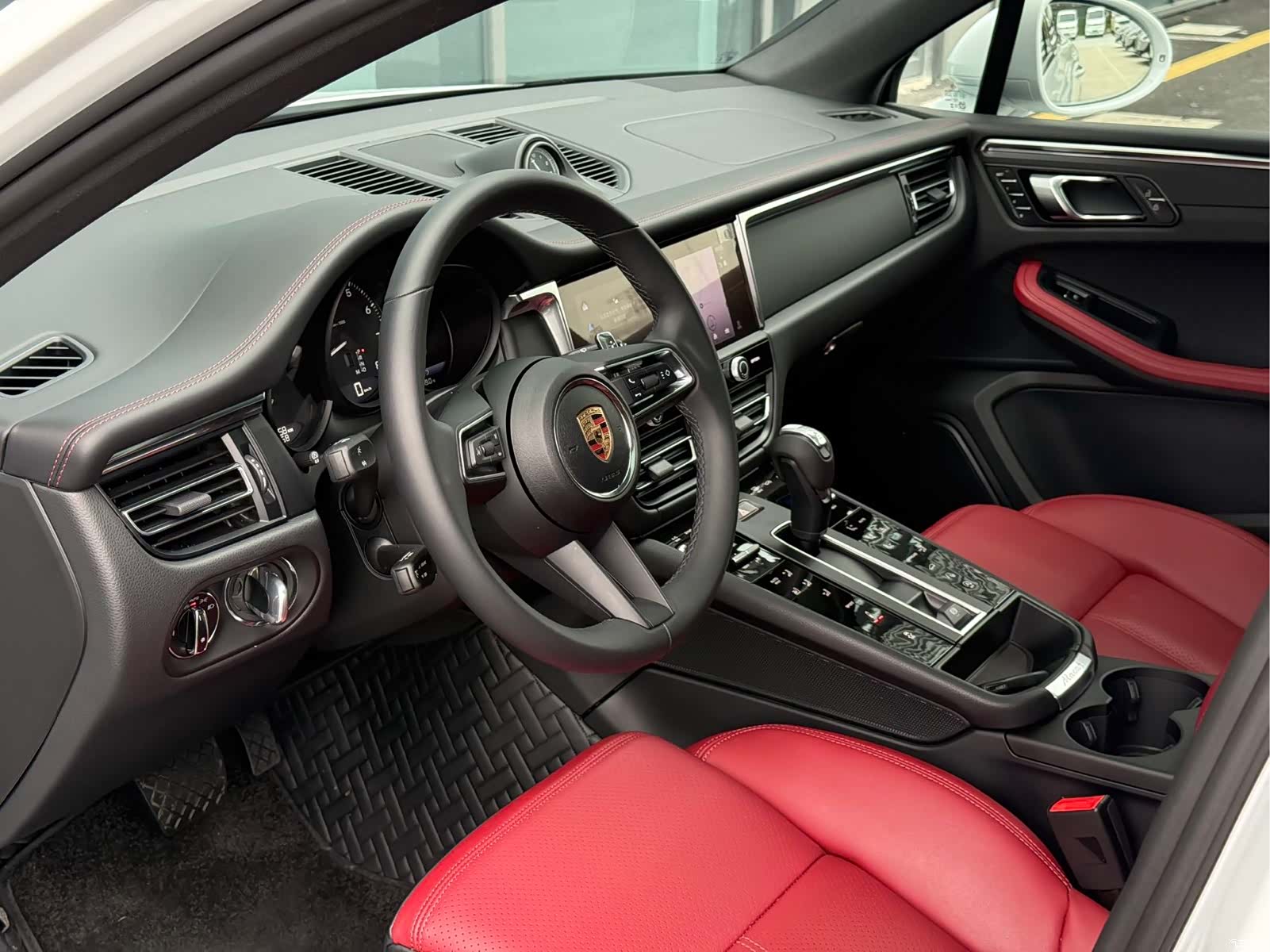 Porsche Macan, 2025 7