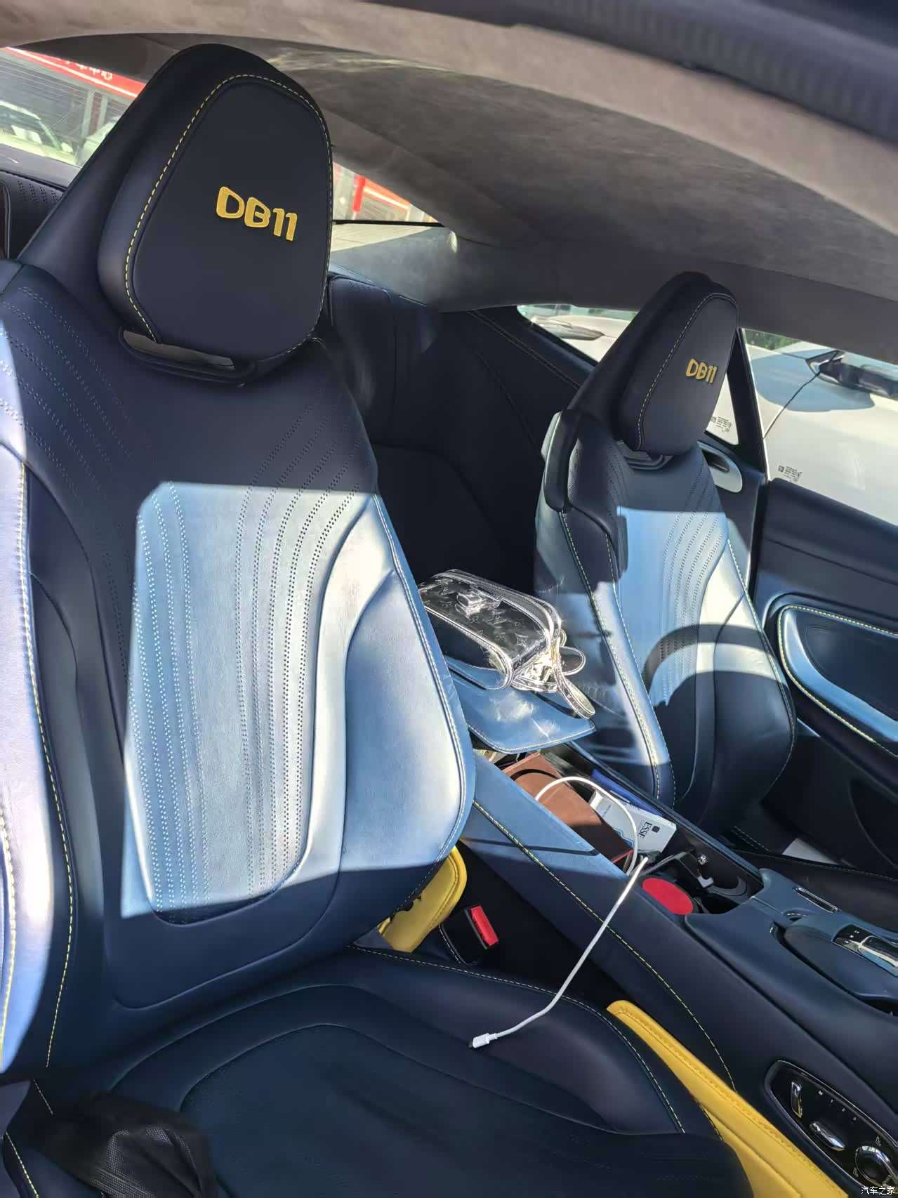 Aston Martin DB11, 2019 13