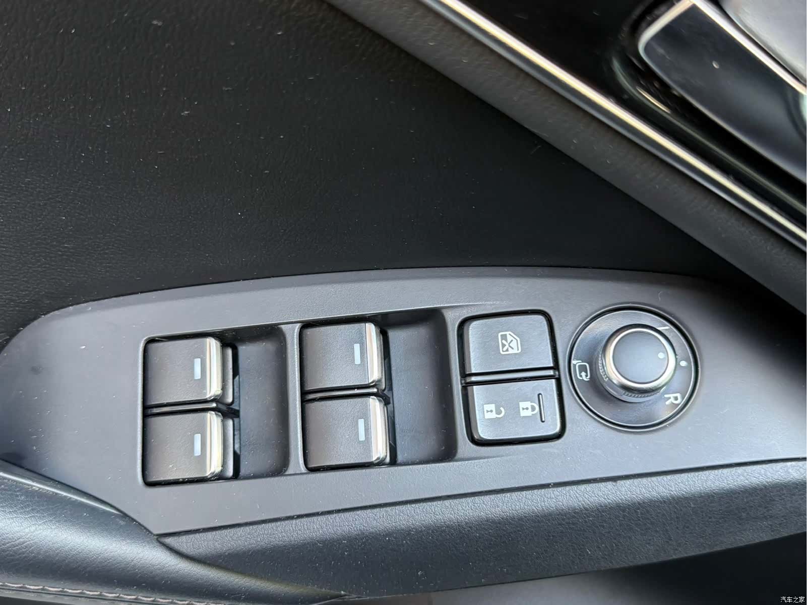Mazda CX-4, 2023 17