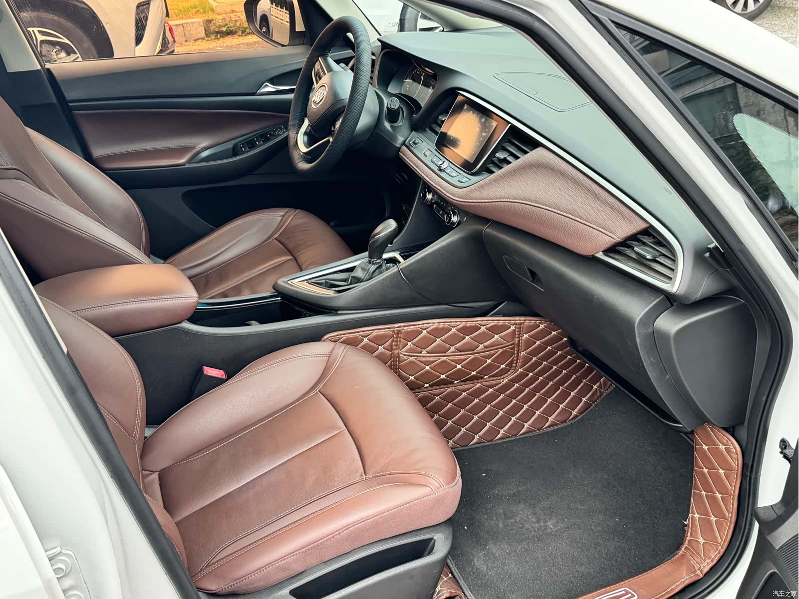 Buick GL6, 2018 13
