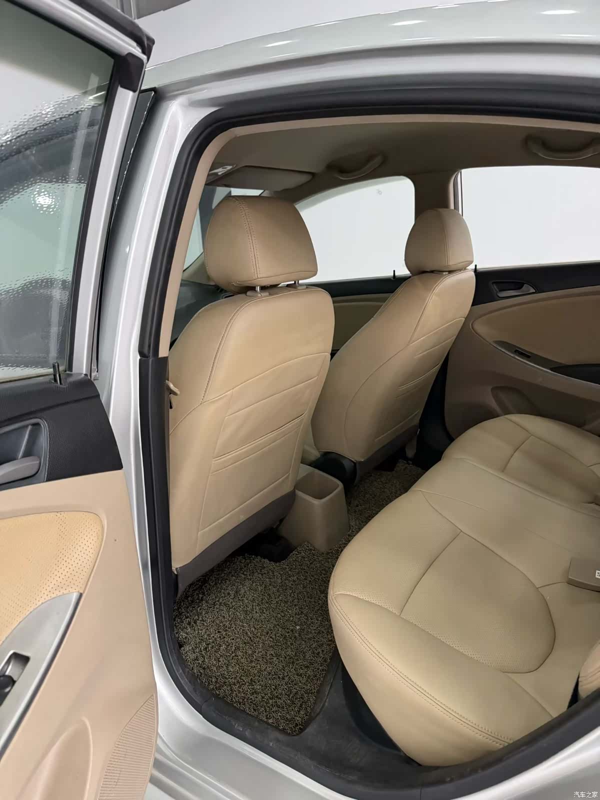 Hyundai GLS, 2015 6
