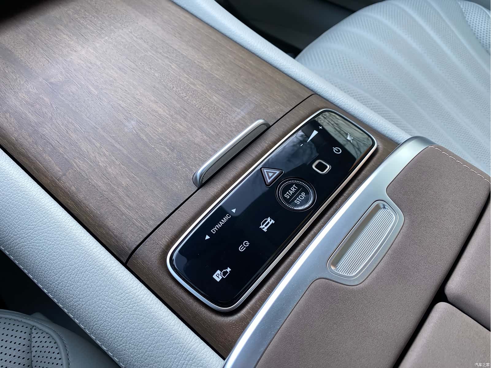 Mercedes-Benz EQS, 2024 7