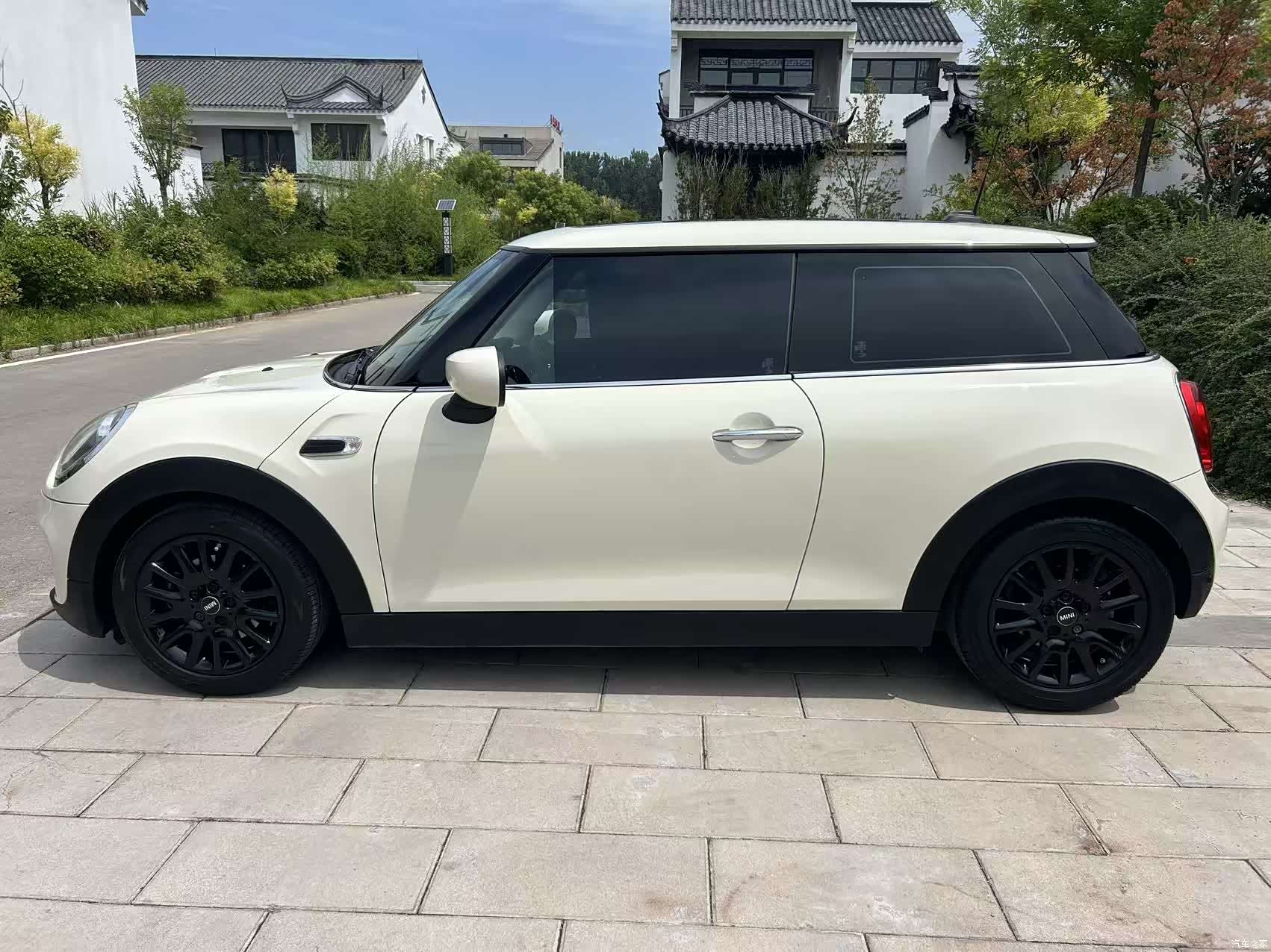 Mini ONE, 2019 6