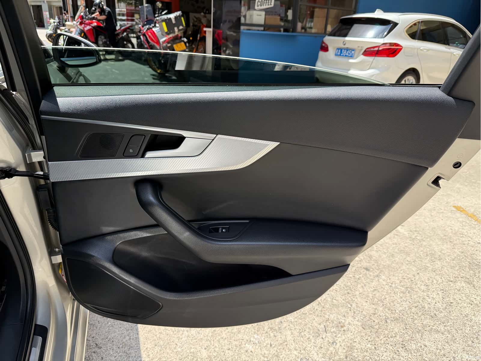 Audi A4L, 2016 25