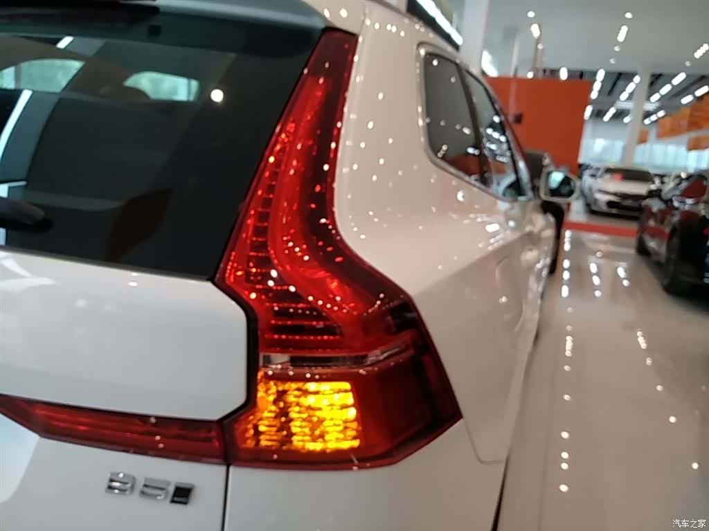 Volvo XC60, 2026 8