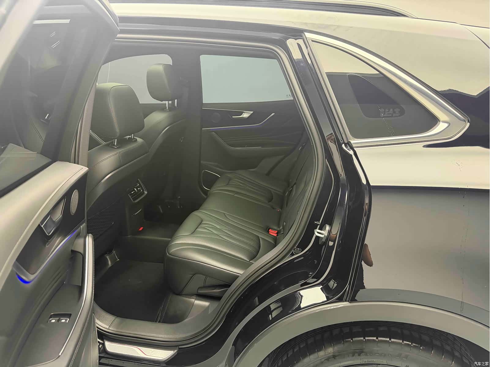 Hongqi HS5, 2026 все фото
