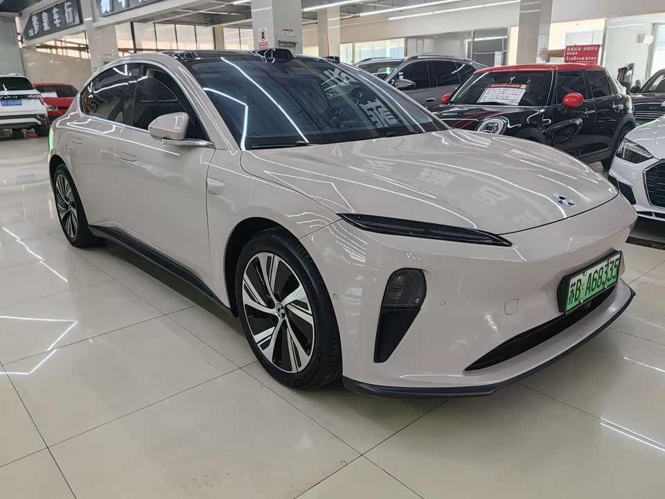 NIO ET5