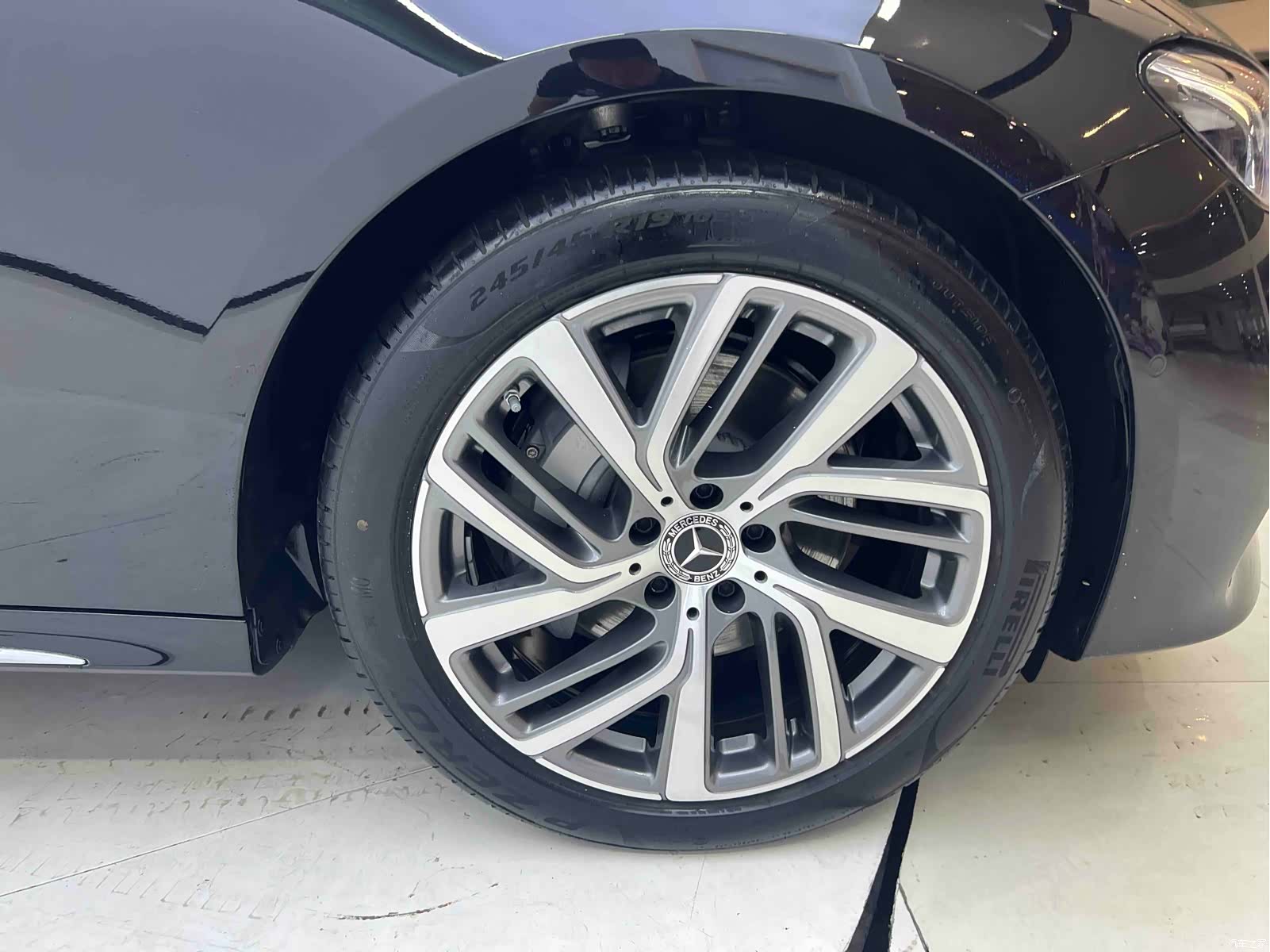 Mercedes-Benz E-Class, 2024 15