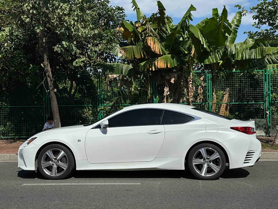 Lexus RC