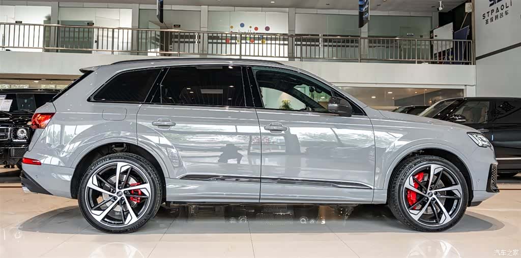 Audi Q7, 2024 4