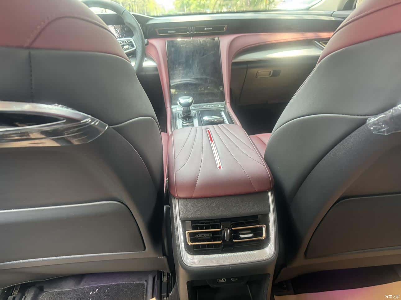 Hongqi H5, 2022 10