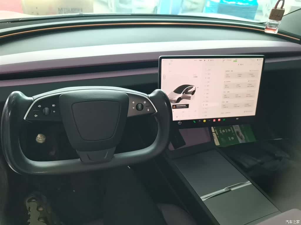 Tesla Model 3, 2025 10