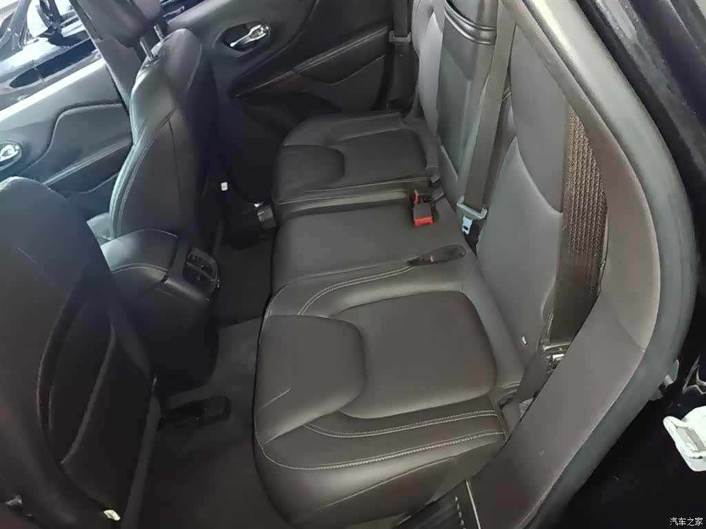 Jeep Cherokee, 2017 17