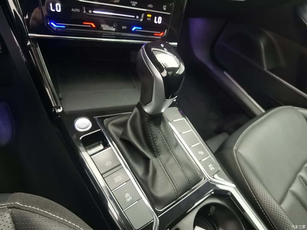 Volkswagen Passat, 2024 13