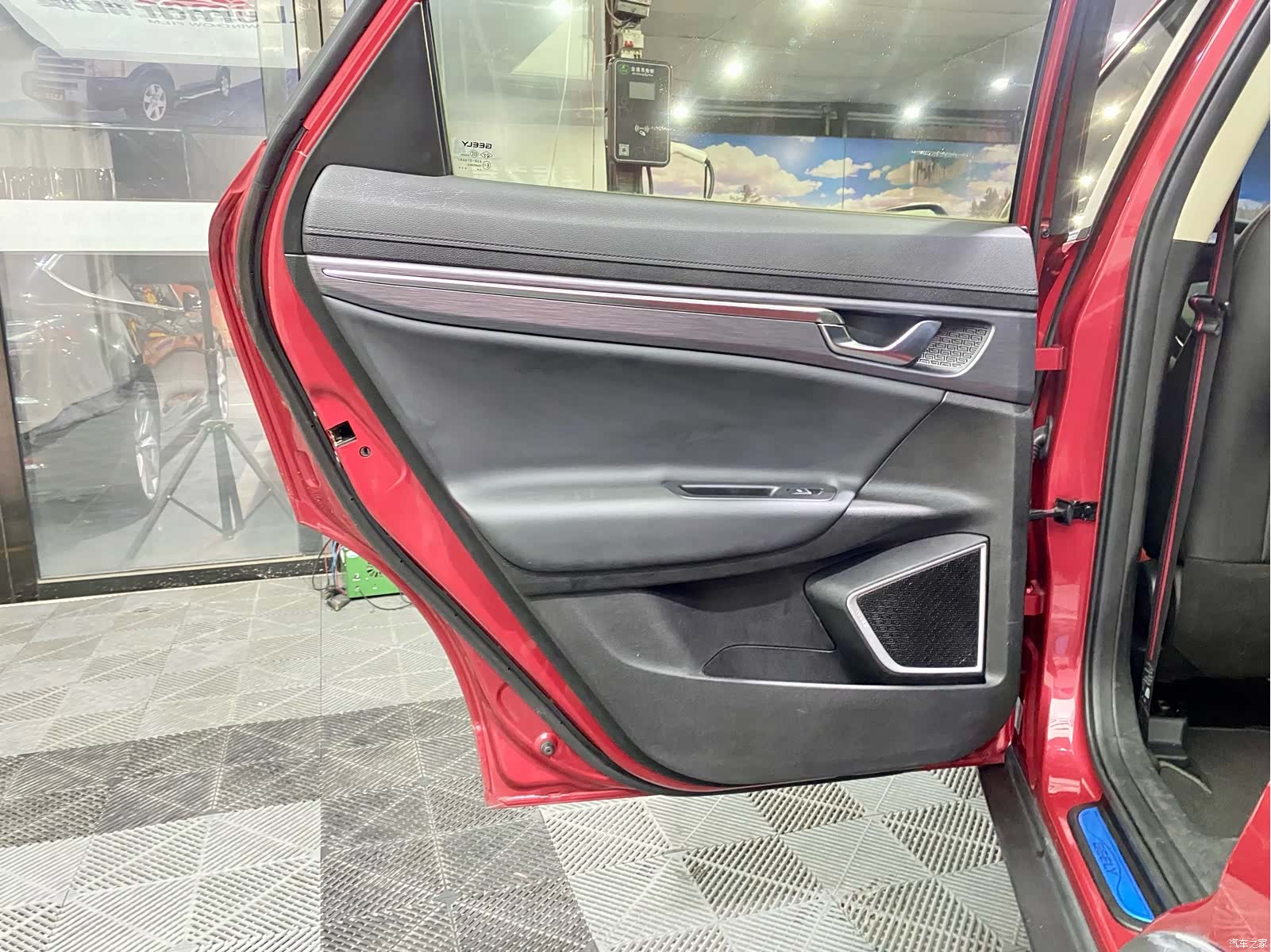 Geely Emgrand, 2020 13