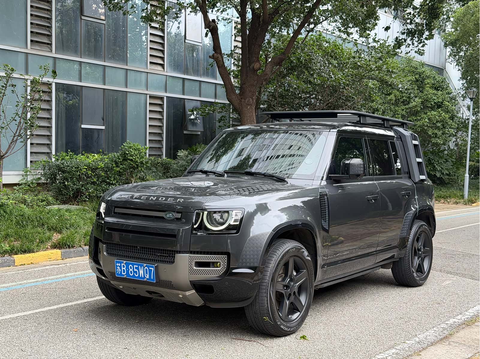 Land Rover Defender, 2023 1