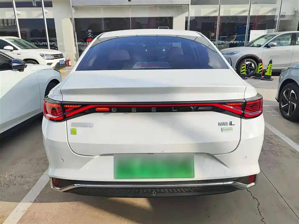 Geely Emgrand L HiP