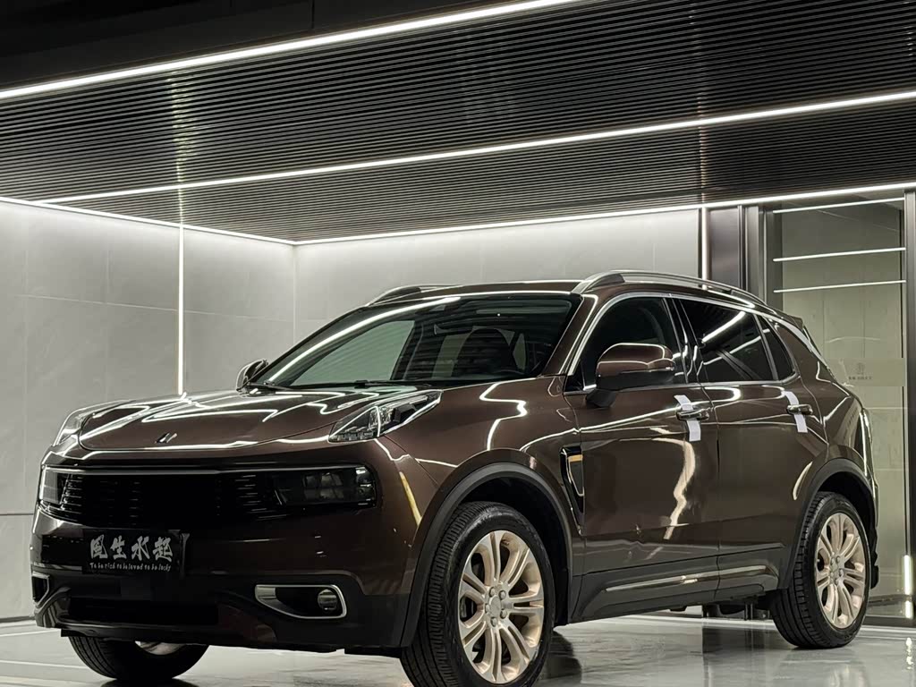 Lynk & Co 01
