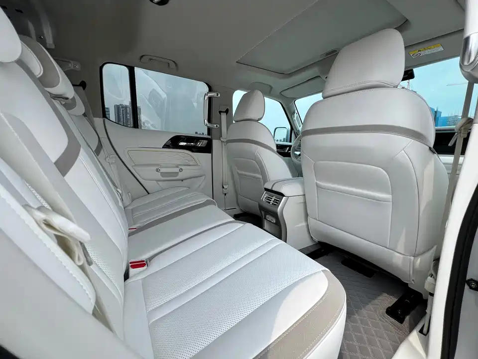 CrossBoundary Co-creation tank 300