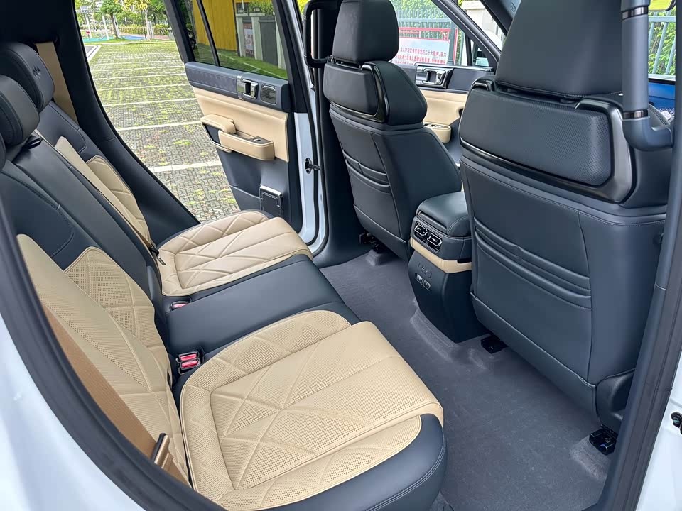 BYD Leopard 5 BYD Leopard 5
