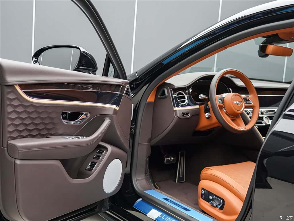 Bentley Flying Spur, 2026 23