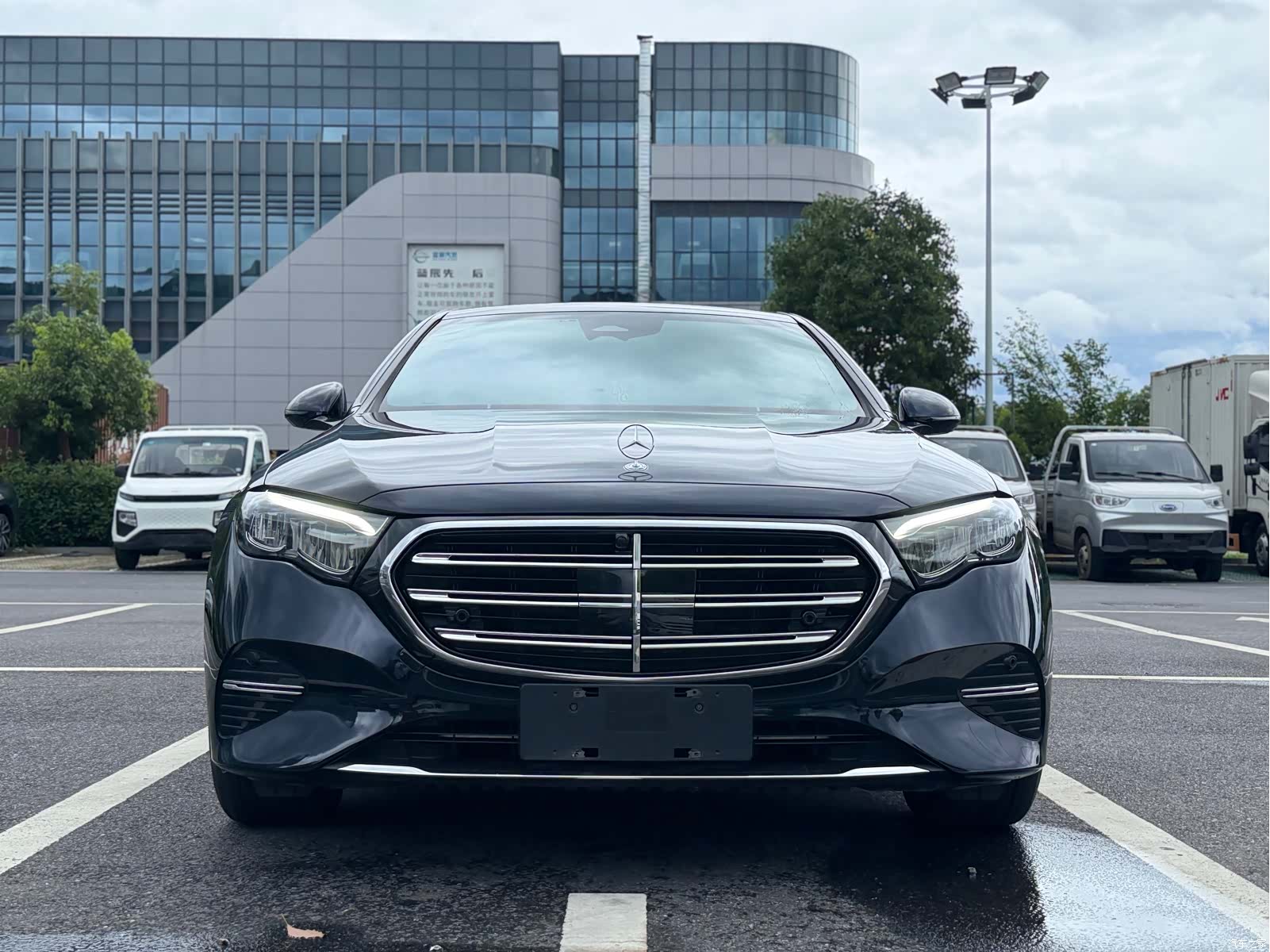 Mercedes-Benz E-Class, 2024 2