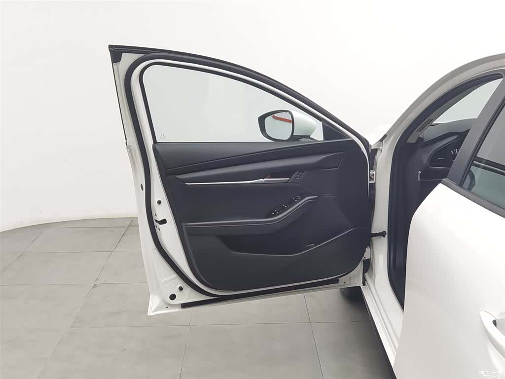 Mazda Mazda3, 2023 8