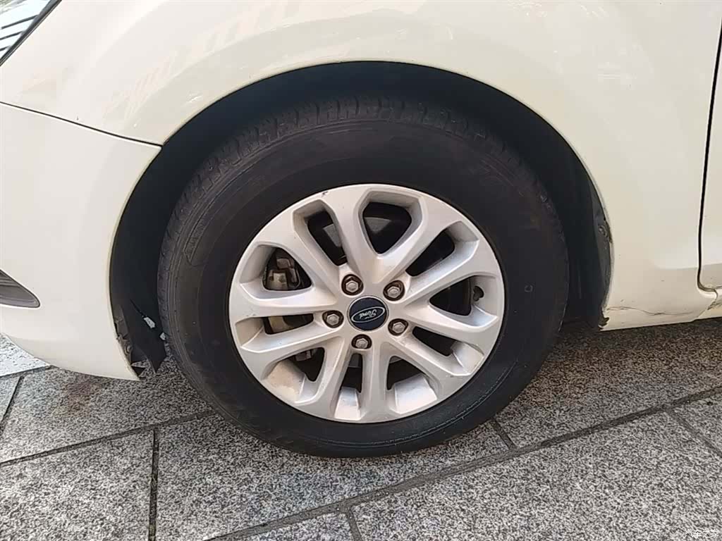 Ford Focus, 2014 23