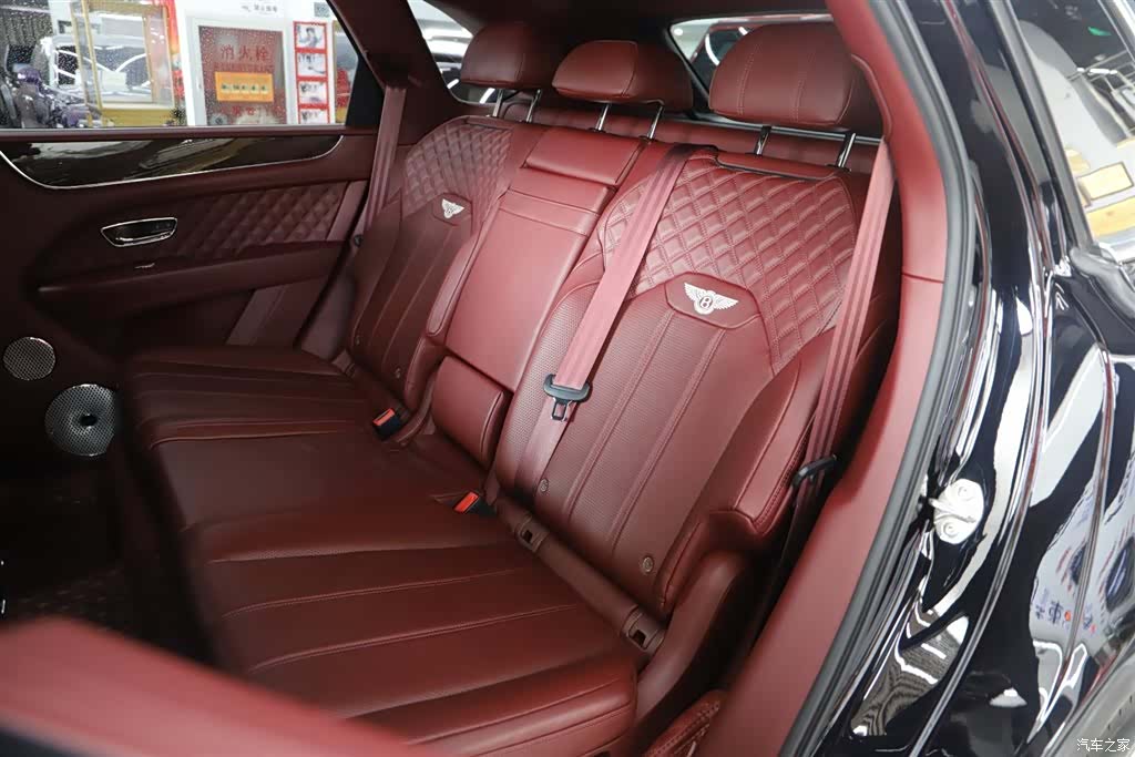 Bentley Bentayga, 2022 8