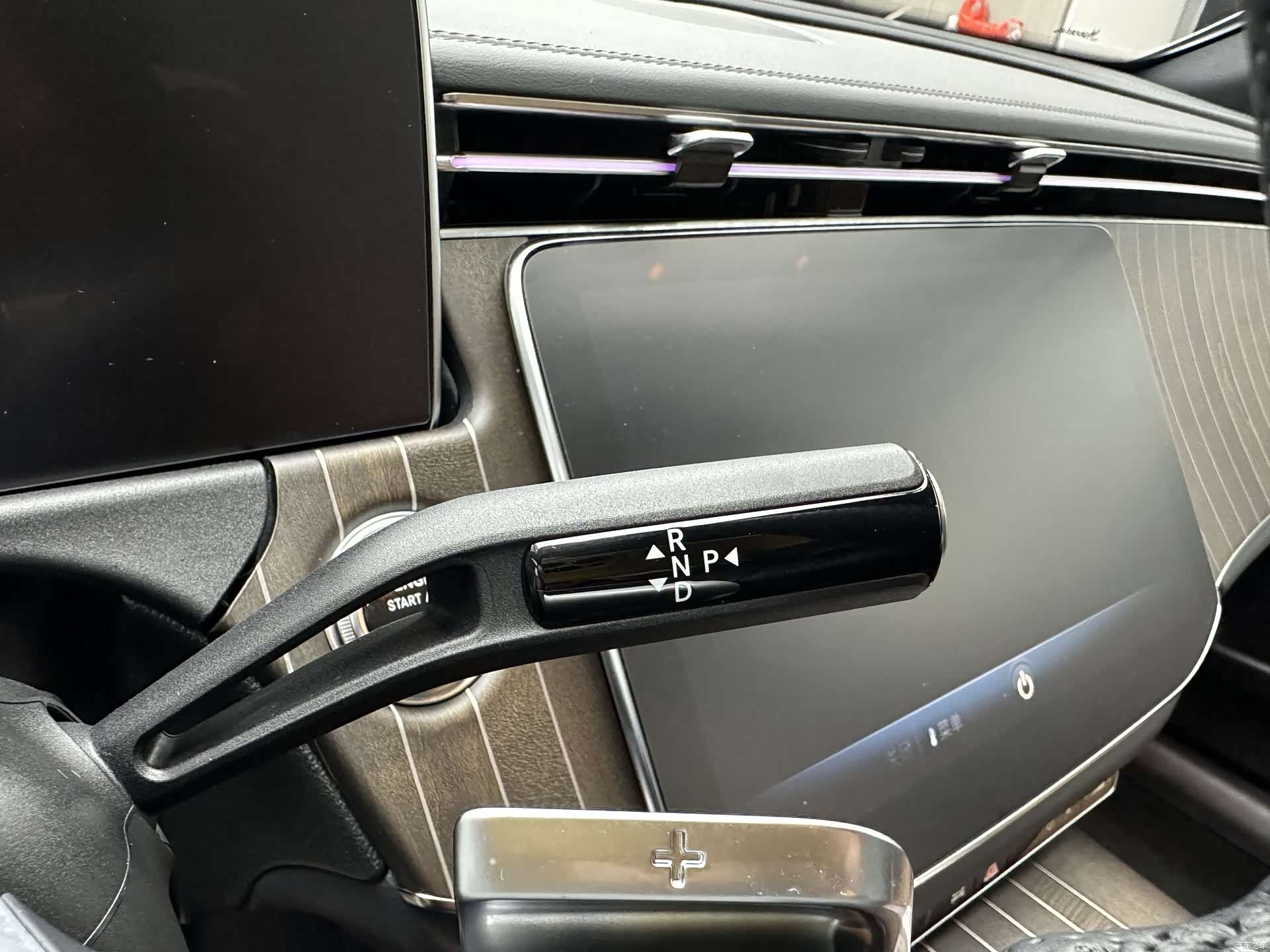 Mercedes-Benz E-Class, 2025 15