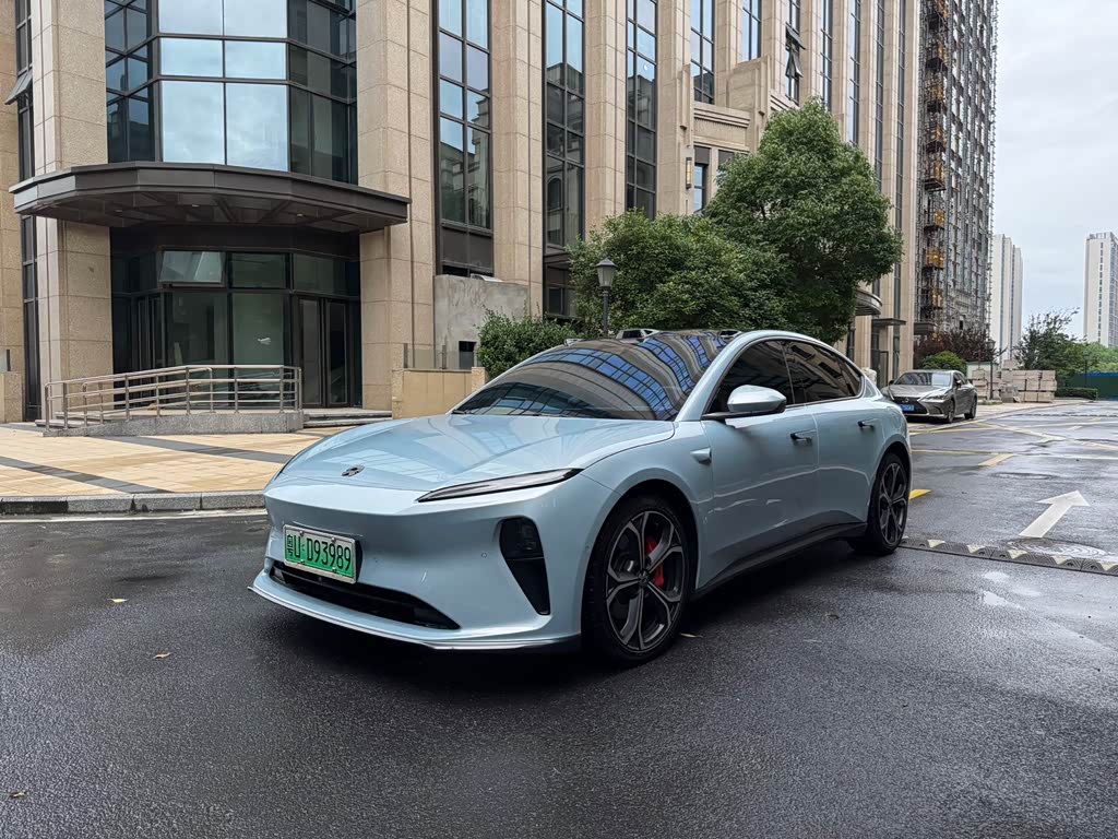 NIO ET5